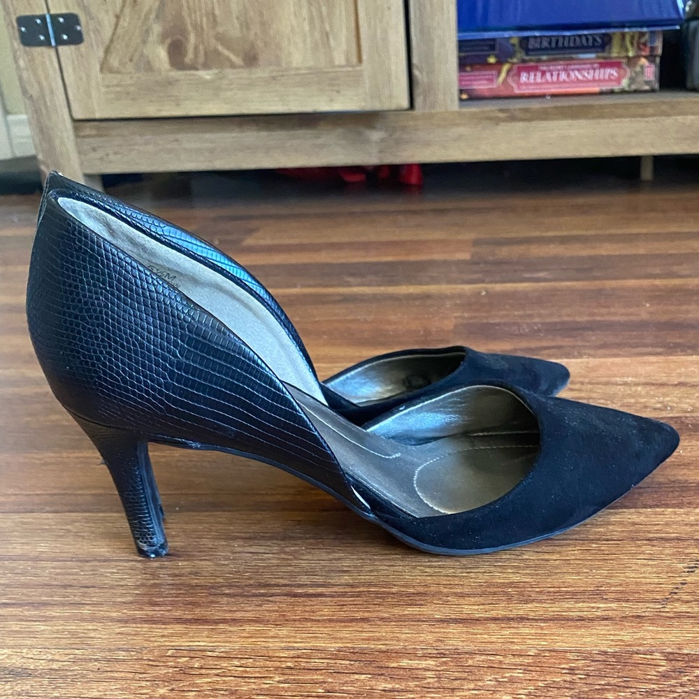 Point Toe Kitten Heel - Picture 3 of 4